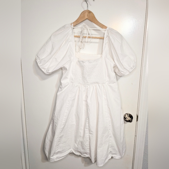 Draper James White Cotton Puff Sleeve Dress Square Neck Smocked Back L - Picture 2 of 2